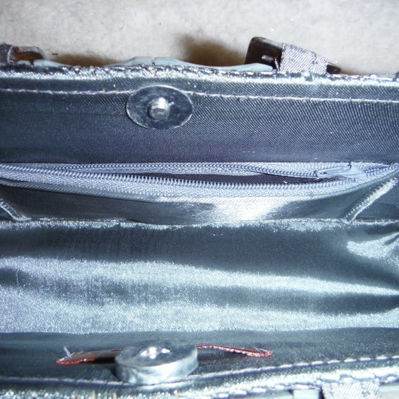 SHIRA LEAH  LITTLE PURSE - Picture 4 of 5